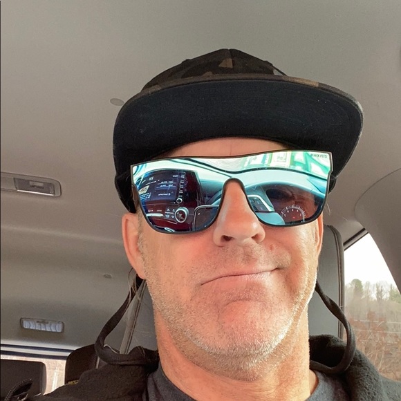 Meet your Posher, Mark - Picture 1 of 1